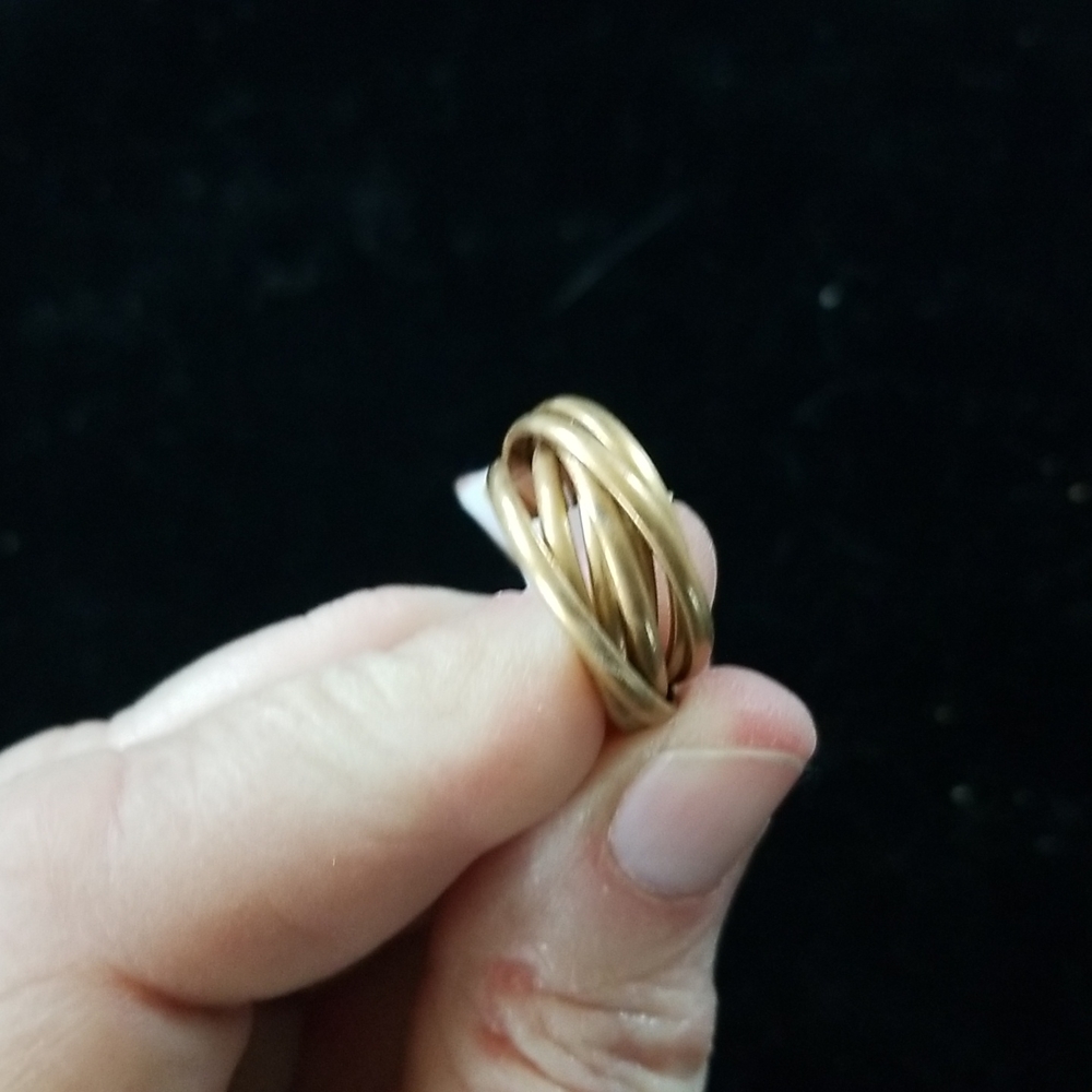 Ring - Picture 2 of 4